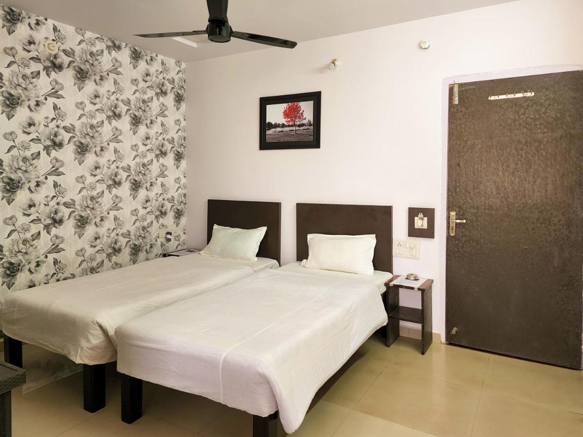 Shivani Inn Hotel & Banquet Seoni  Bagian luar foto